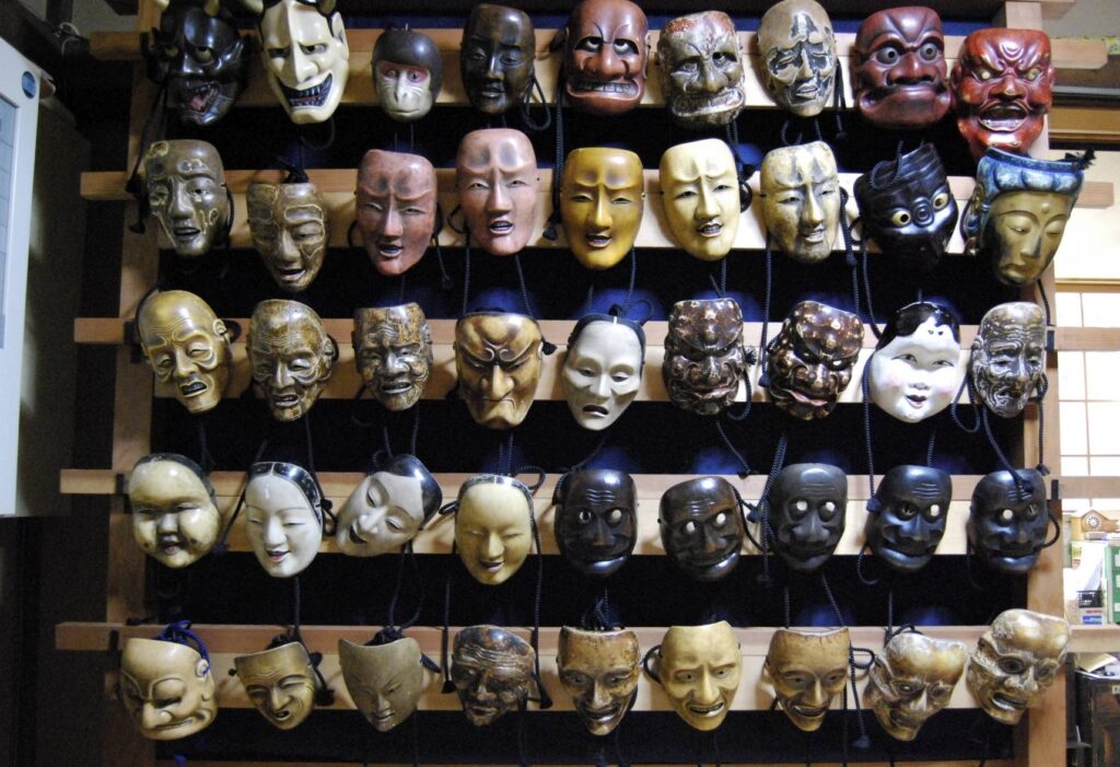 Gesichtsmasken (Larven) der Tokugawa