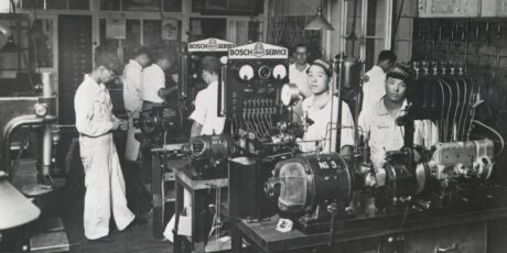 Manager and employees of Bosch Dept. Kobe and Yagyu Shoten LTD Kobe in 1920’s 神戸イリス商会ボッシュ部と柳生商店本店前のマネージャーと従業員 (1920年代) | Manager and employees of Bosch Dept. Kobe and Yagyu Shoten LTD Kobe in 1920’s
神戸イリス商会ボッシュ部と柳生商店本店前のマネージャーと従業員 (1920年代) Manager and employees of Bosch Dept. Kobe and Yagyu Shoten LTD Kobe in 1920’s 神戸イリス商会ボッシュ部と柳生商店本店前のマネージャーと従業員 (1920年代) | Manager and employees of Bosch Dept. Kobe and Yagyu Shoten LTD Kobe in 1920’s
神戸イリス商会ボッシュ部と柳生商店本店前のマネージャーと従業員 (1920年代)