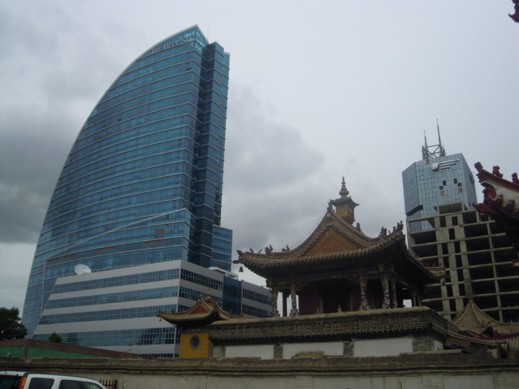 Alt und Neu in Ulan Bator