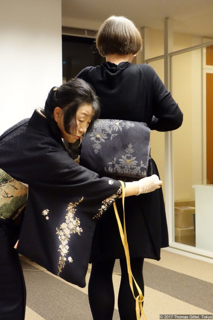 Vortrag/Workshop von Kazue Kurebayashi-Morsbach: Wie wählt frau den passenden Obi zu einem Kimono?