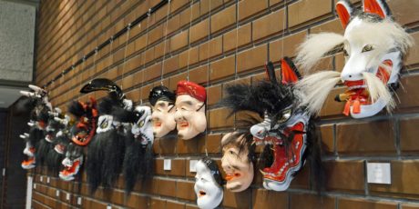 Impressionen von den Iwami kagura-Masken von Kobayashi Taizō, Teil I