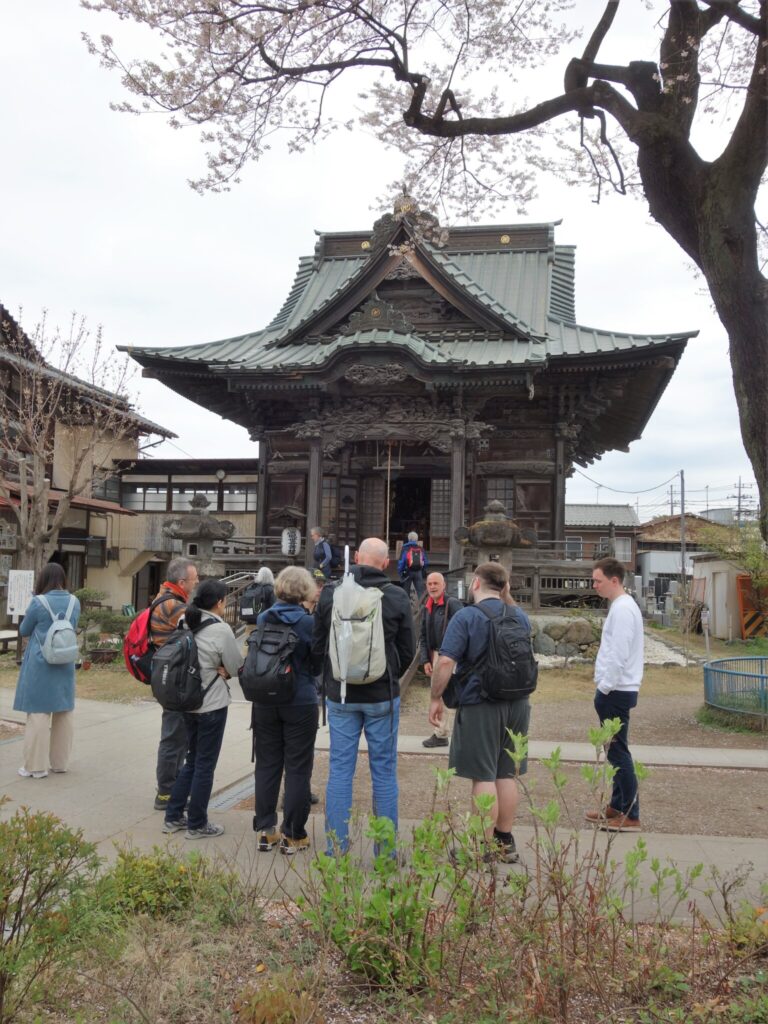 Nr. 13 Jigen-ji. 1486 gegründet und mehrfach durch Feuer zerstört. Die jetzige Haupthalle stammt von 1900. Auf dem Gelände befindet sich ein "megusuri"-Baum, aus dessen Blättern ein Tee zubereitet wird, der Augenleiden heilen soll.