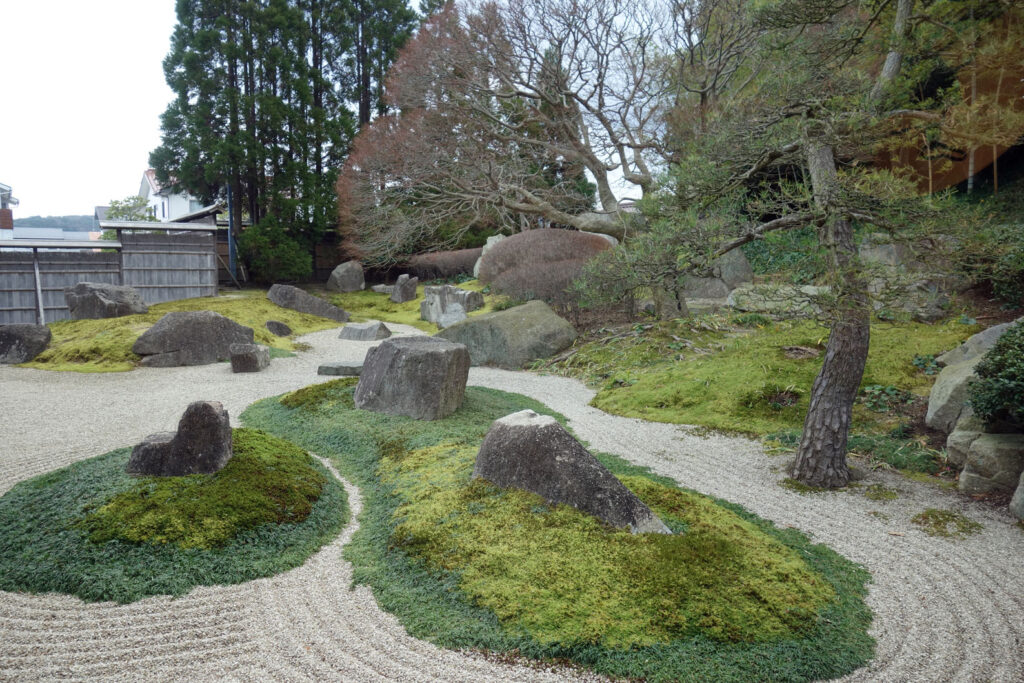 Sesshū Memorial Museum, Masuda, Shimane | Der japanische Garten namens Hakkei-en des Sesshū Memorial Museums