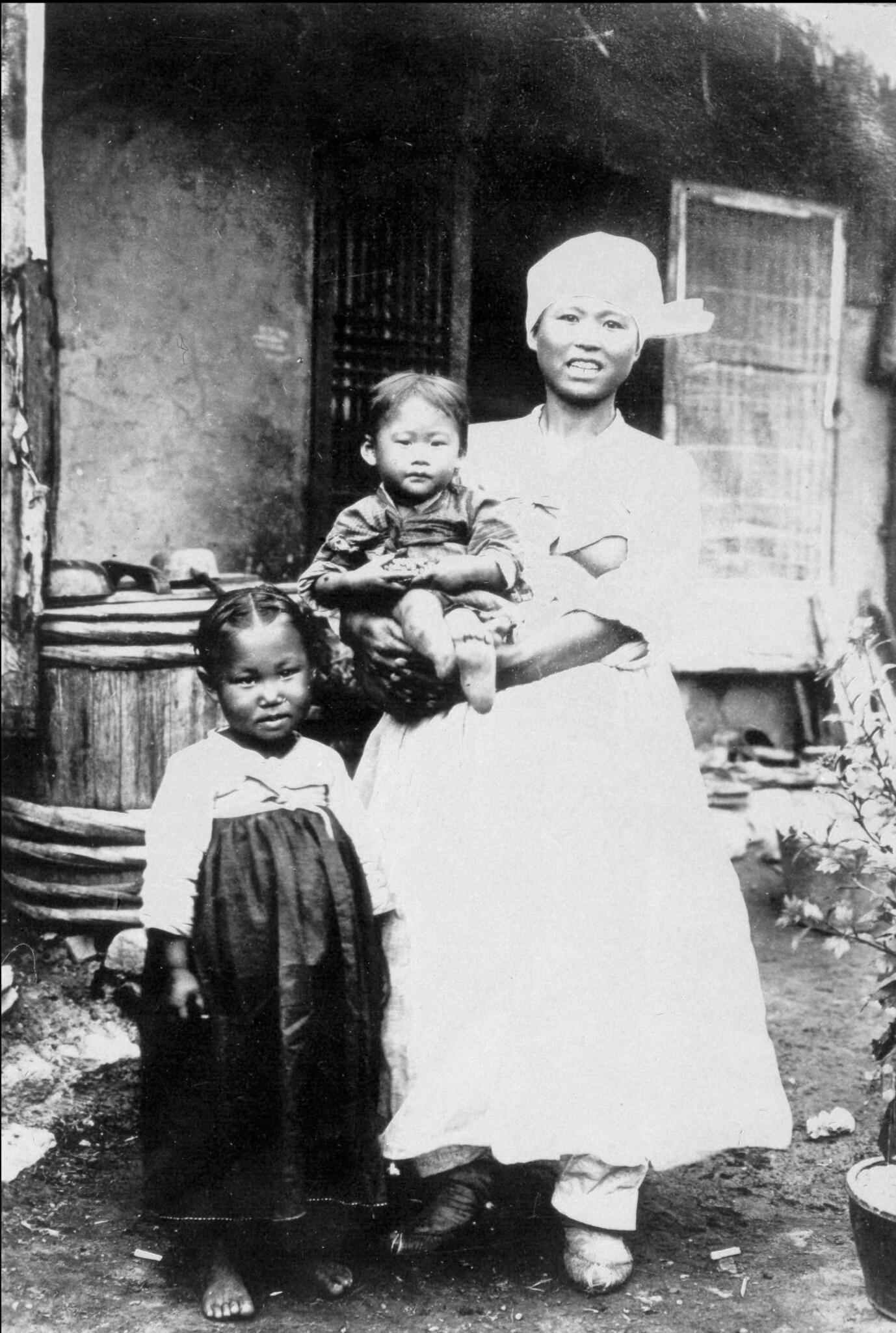 Frau mit Kindern